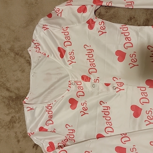 Lounge wear. One piece. Size medium - Picture 3 of 11